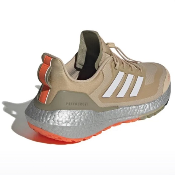 Gold Adidas Ultraboost 22 COLD.RDY 2.0 Running Shoes - Size 8 - Picture 4 of 12